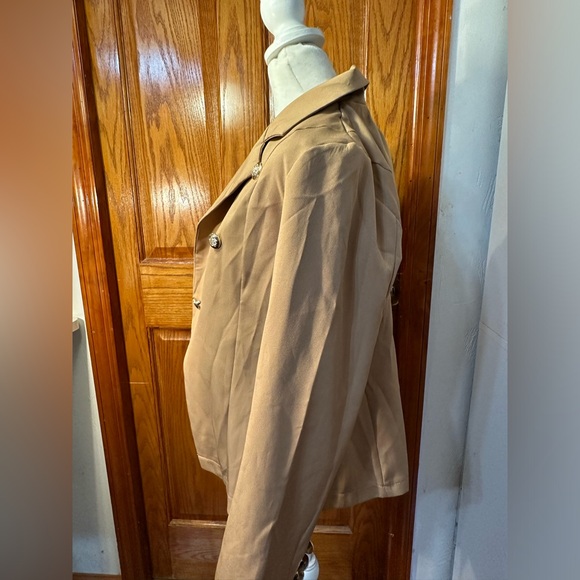 CBR brand brown blazer size Large, runs small - Picture 2 of 4